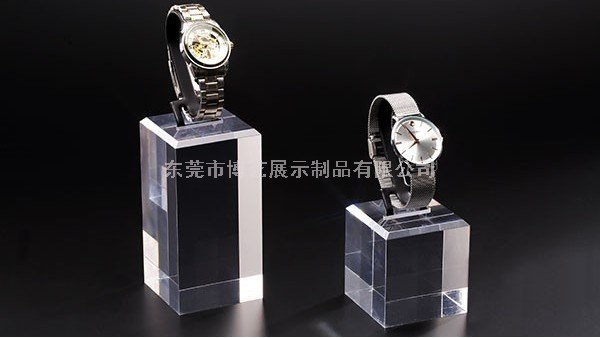 如何尋找網(wǎng)絡上優(yōu)質亞克力展示架生產廠商呢